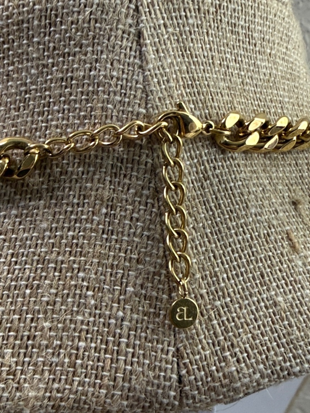 Gold-Tone Curb Chain Choker Necklace - Women Jewelry stainless steel - Picture 4 of 4